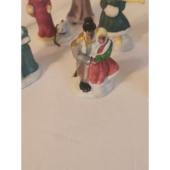 Lot of 9 Lemax Christmas Village Figurines Gumball Machine Resin Porcelain - Picture 12 of 16